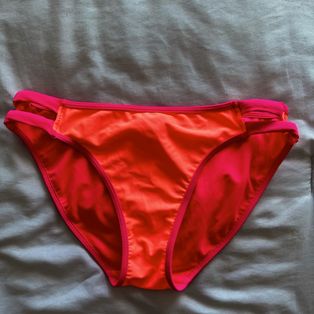 Colorblock bikini bottoms